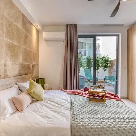 Modern Seafront With Views Of Valletta شقة