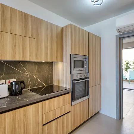 Modern Seafront With Views Of Valletta شقة