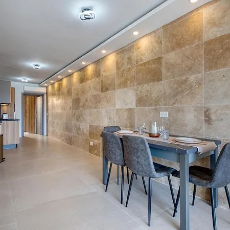Daire Modern Seafront With Views Of Valletta