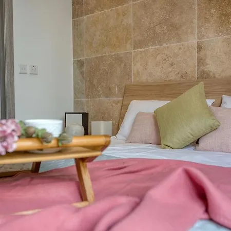 Modern Seafront With Views Of Valletta شقة